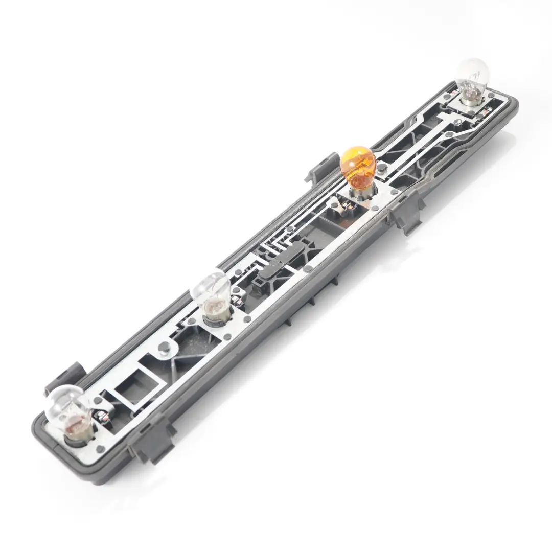 Luz Trasera Derecha Portalamparas para Mercedes Vito W639 con número de pieza A0008201177 Mercedes Vito W639 Luz Trasera Derecha Portalamparas - SKU A0008201177-1 - Número de pieza A0008201177