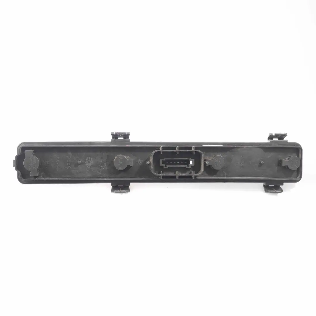 Mercedes Vito W639 Support douille d'ampoule lampe arriere droite - SKU A0008201177-1 - Numéro de pièce A0008201177