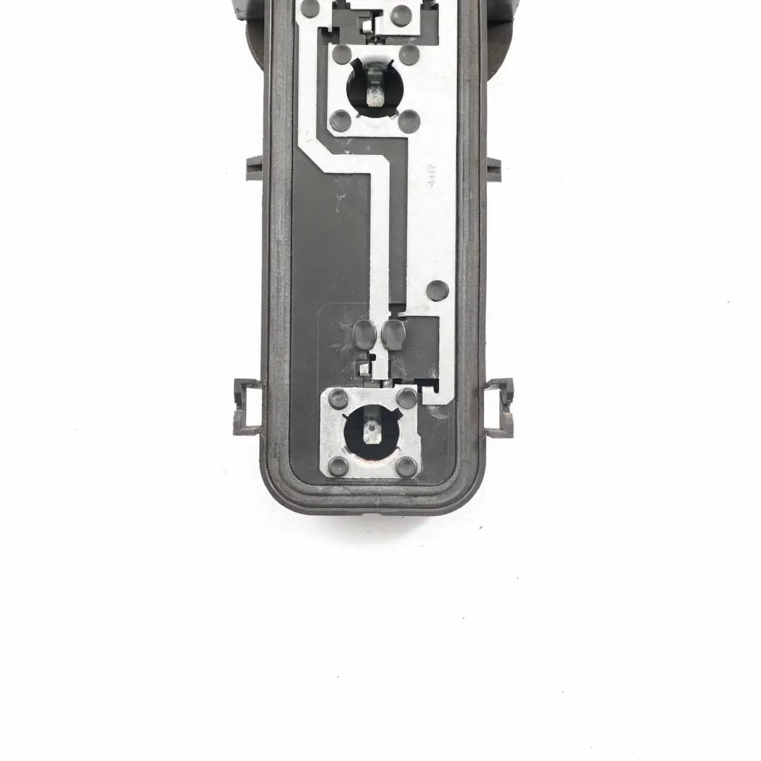 Support Lumière Lampe Arrière Gauche Droite pour Mercedes Sprinter W906 à propos du numéro de pièce A0008201377 Mercedes Sprinter W906 Support Lumière Lampe Arrière Gauche Droite - SKU A0008201377 - Numéro de pièce A0008201377