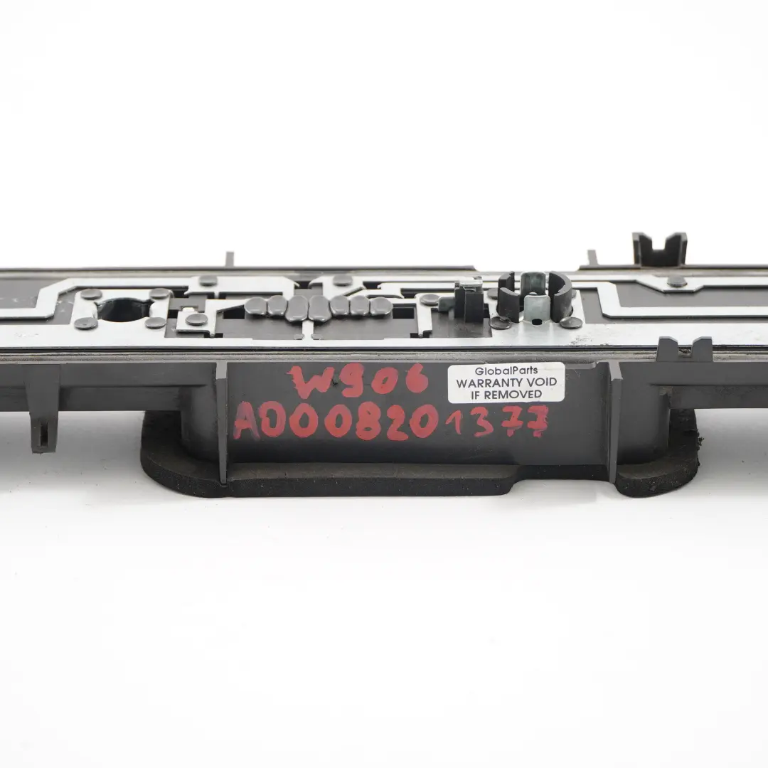 Support Lumière Lampe Arrière Gauche Droite pour Mercedes Sprinter W906 à propos du numéro de pièce A0008201377 Mercedes Sprinter W906 Support Lumière Lampe Arrière Gauche Droite - SKU A0008201377 - Numéro de pièce A0008201377