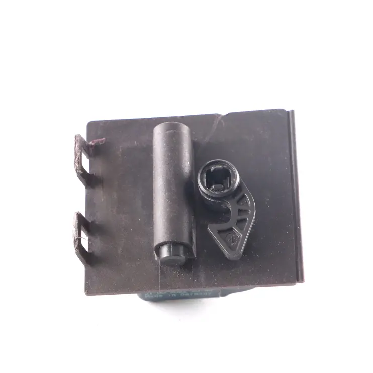 Kraft Stoff Klappen Verriegelung für Mercedes W176 W205 W213 mit Teilenummer A0008207703 Mercedes W176 W205 W213 Kraft Stoff Klappen Verriegelung - SKU A0008207703 - Teilenummer A0008207703
