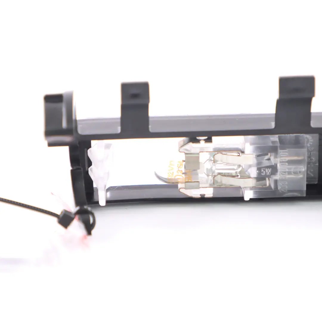  Footwell Lámpara Mercedes W246 W176 C117 Luz Interior Trasera Derecha Izquierda - SKU A0008251308 - Número de pieza A0008251308