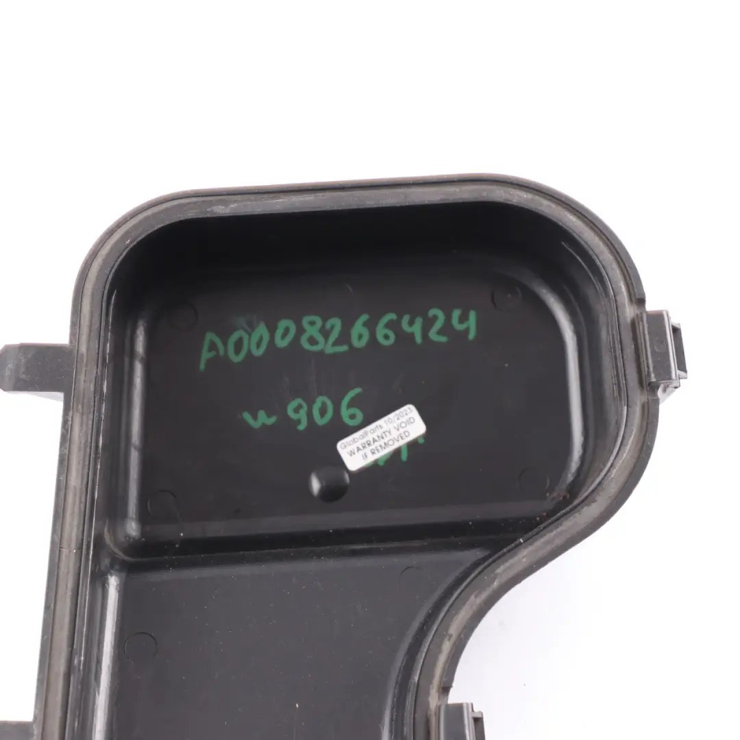 Faro delantero Tapa guardapolvo Hella derecha 247384-00 para Mercedes W906 con número de pieza A0008266424 Mercedes W906 Faro delantero Tapa guardapolvo Hella derecha 247384-00 - SKU A0008266424 - Número de pieza A0008266424