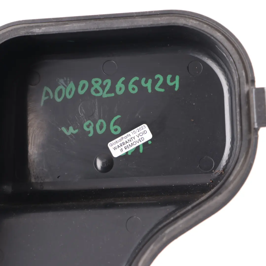 Mercedes W906 Faro Luce Copertura Parapolvere Hella Destra 247384-00 - SKU A0008266424 - Numero di parte A0008266424