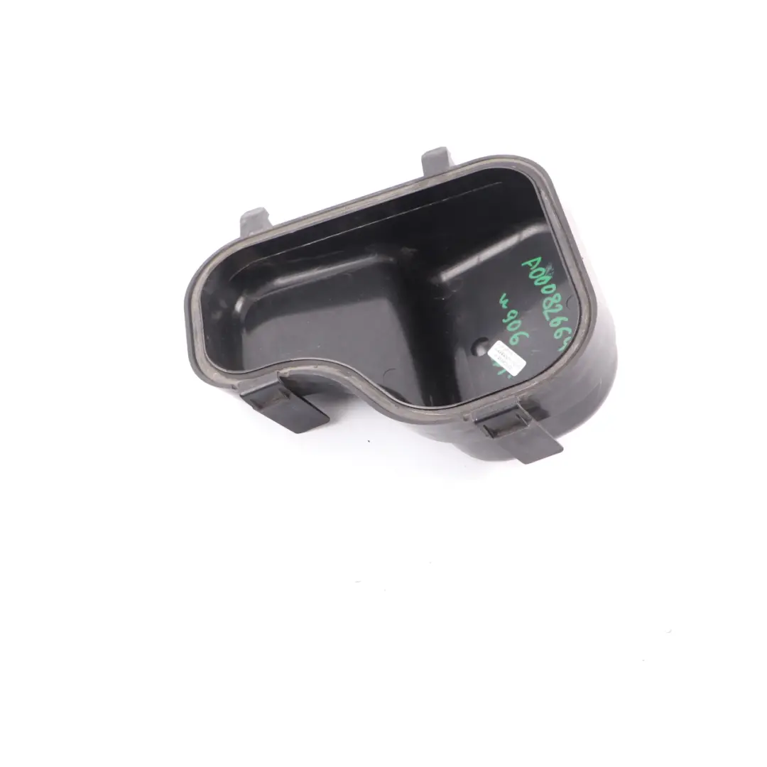 Faro delantero Tapa guardapolvo Hella derecha 247384-00 para Mercedes W906 con número de pieza A0008266424 Mercedes W906 Faro delantero Tapa guardapolvo Hella derecha 247384-00 - SKU A0008266424 - Número de pieza A0008266424