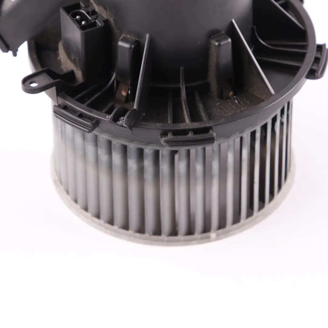 Heater Blower Motor Fan Diesel to Mercedes Sprinter W906 with Part number A0008356007 Mercedes Sprinter W906 Heater Blower Motor Fan Diesel - SKU A0008356007 - Part number A0008356007