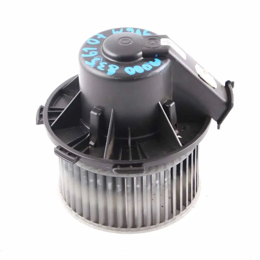 Chauffage Moteur Ventilateur Diesel pour Mercedes Sprinter W906 à propos du numéro de pièce A0008356107 Mercedes Sprinter W906 Chauffage Moteur Ventilateur Diesel - SKU A0008356107 - Numéro de pièce A0008356107