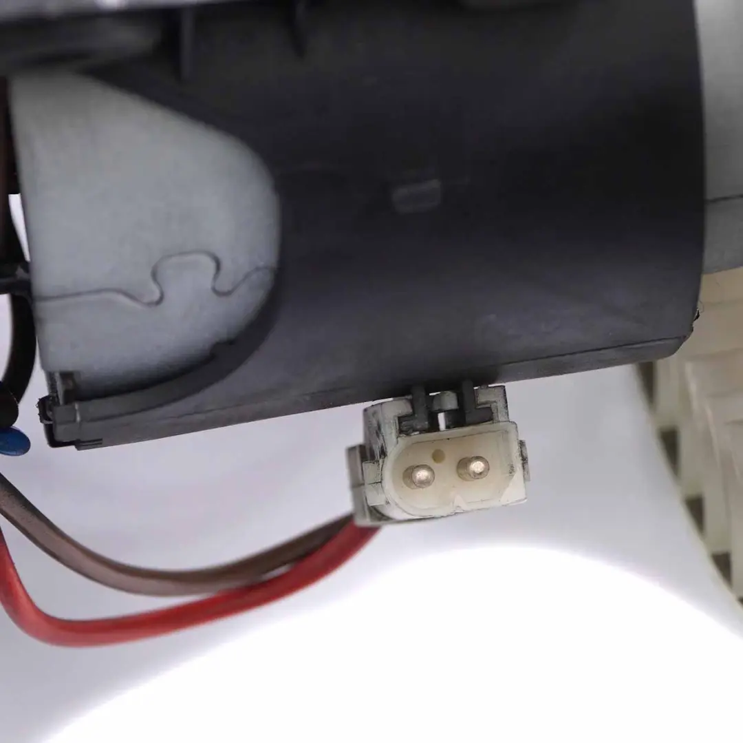 Mercedes-Benz Vito W639 Riscaldatore Matrice Motore Ventilatore per con numero di parte A0008357904 Mercedes-Benz Vito W639 Riscaldatore Matrice Motore Ventilatore - SKU A0008357904 - Numero di parte A0008357904