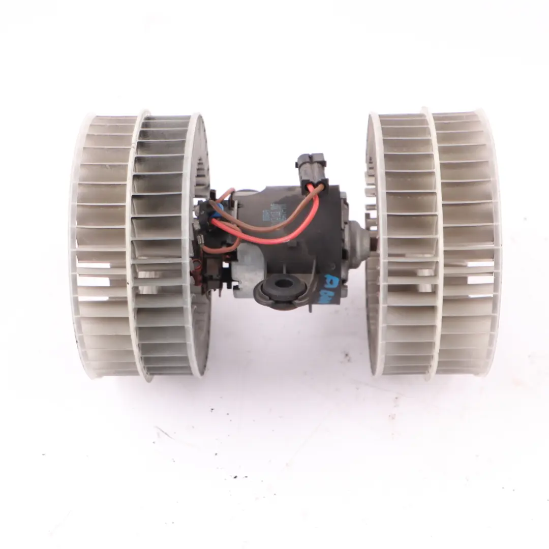 Heizung Matrix Gebläsemotor Lüftereinheit für Mercedes Vito W639 mit Teilenummer A0008358304 Mercedes Vito W639 Heizung Matrix Gebläsemotor Lüftereinheit - SKU A0008358304-1 - Teilenummer A0008358304