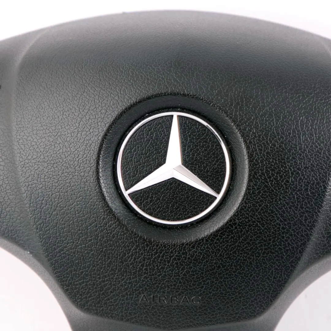  Mercedes-Benz Classe C W204 Volant Airbag Noir A2048604302 - SKU A0008605702 - Numéro de pièce A0008605702