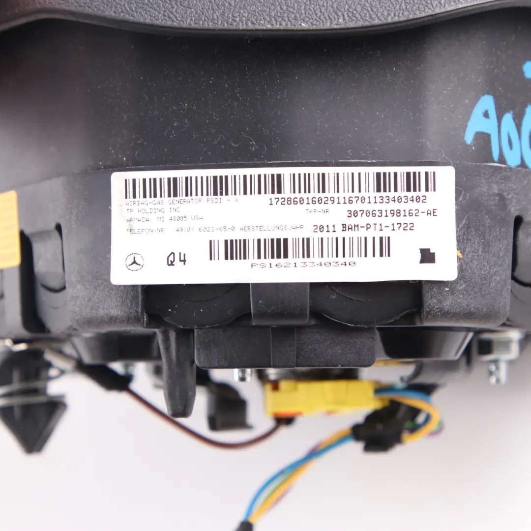 Bag Mercedes W212 W207 Steering Wheel Driver's Side Module Unit to Air with Part number A0008605803 Air Bag Mercedes W212 W207 Steering Wheel Driver's Side Module Unit - SKU A0008605803 - Part number A0008605803