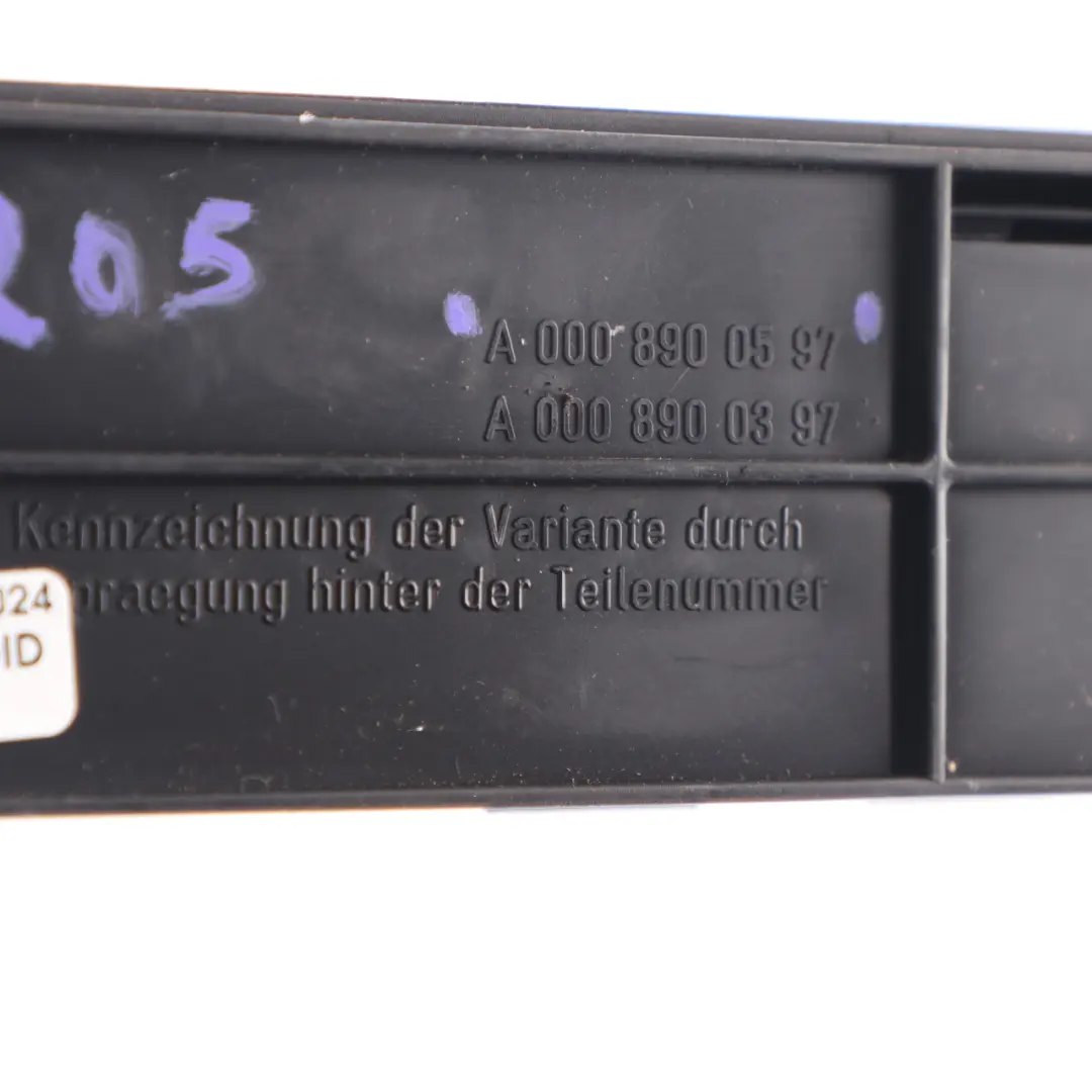 Warndreieck für Mercedes W205 mit Teilenummer A0008900597 Mercedes W205 Warndreieck - SKU A0008900597 - Teilenummer A0008900597