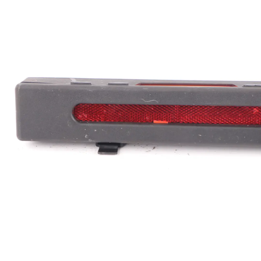 Mercedes W205 Triangle de signalisation de danger - SKU A0008900597 - Numéro de pièce A0008900597