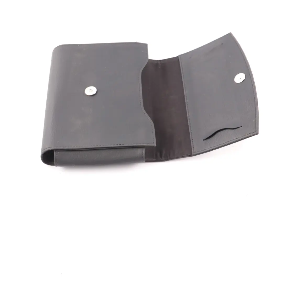 Manuel Mallette Pochette Portefeuille pour Mercedes W169 W203 W204 W210 W245 W639 à propos du numéro de pièce A0008992461 Mercedes W169 W203 W204 W210 W245 W639 Manuel Mallette Pochette Portefeuille - SKU A0008992461 - Numéro de pièce A0008992461
