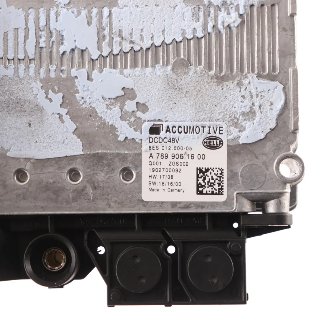 Control Module DC Converter Voltage Regulator to Mercedes S205 Battery with Part number A0009003618 Mercedes S205 Battery Control Module DC Converter Voltage Regulator - SKU A0009003618 - Part number A0009003618