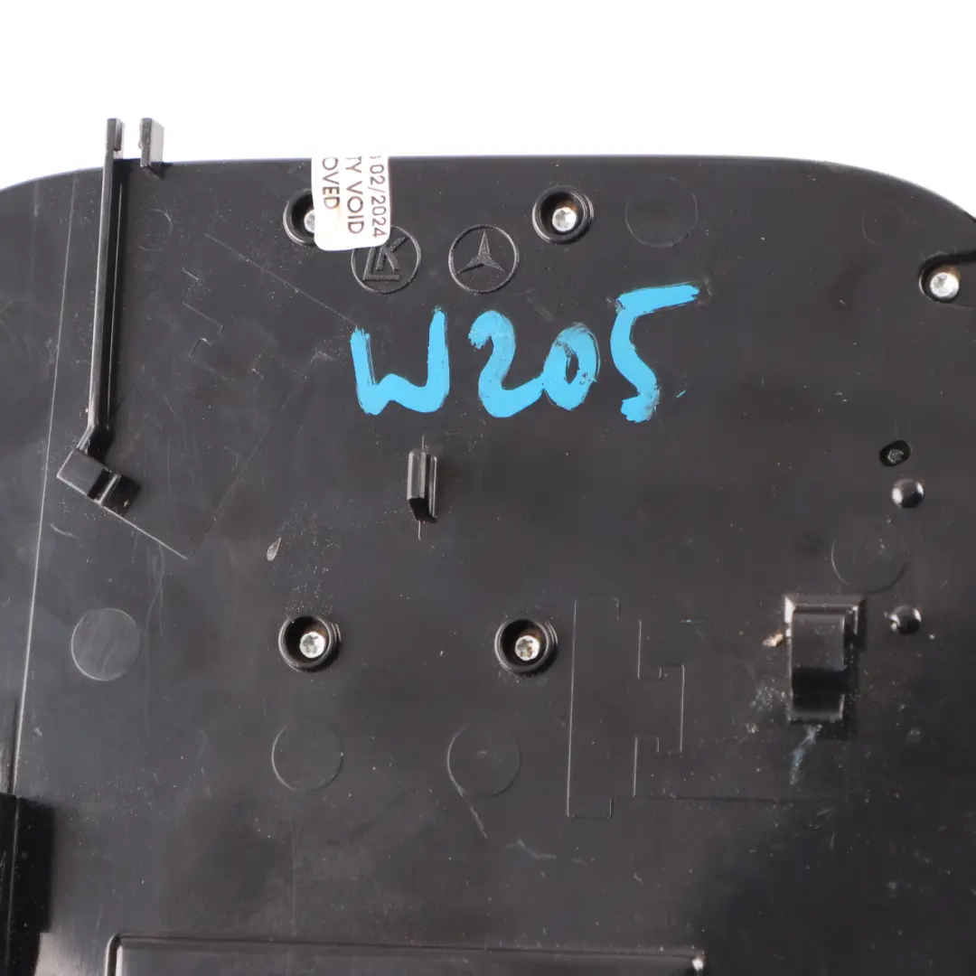Lámpara de cabina Mercedes W205 Interoior Techo Interruptor Negro para con número de pieza A0009004217 Lámpara de cabina Mercedes W205 Interoior Techo Interruptor Negro - SKU A0009004217 - Número de pieza A0009004217