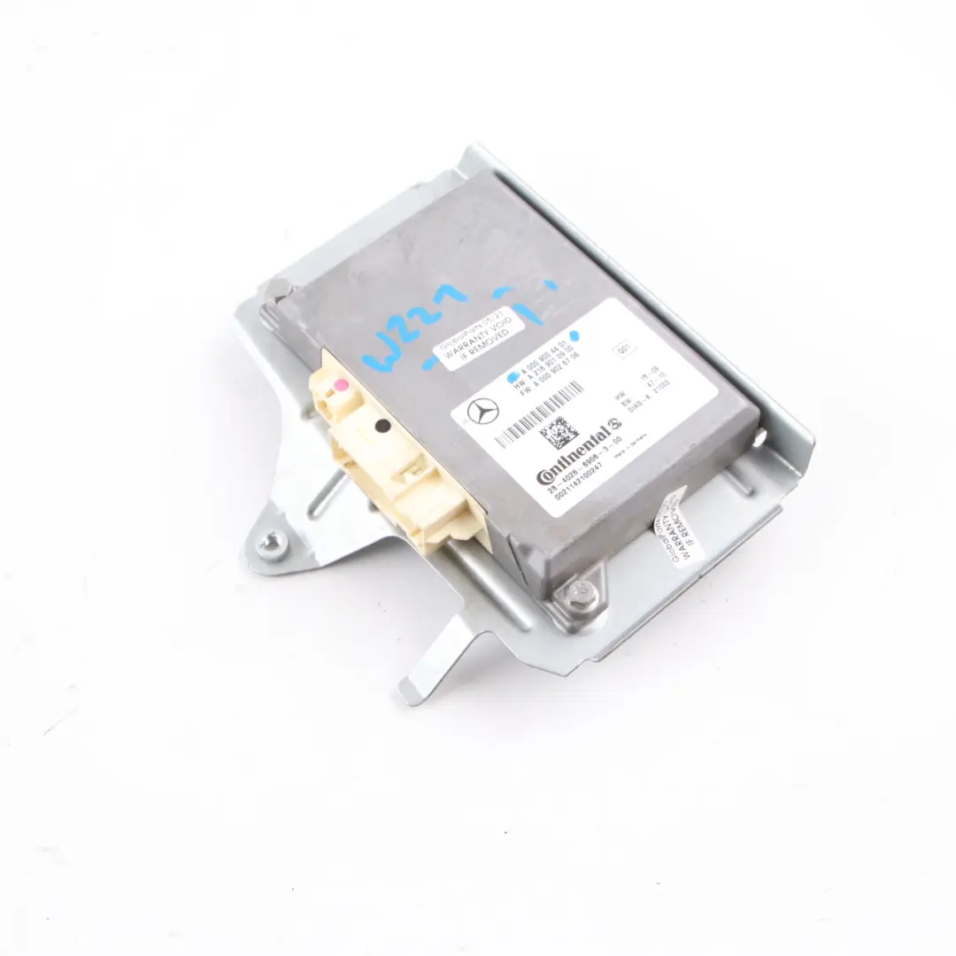 Distance Radar Module Mercedes W212 W221 Distronic Control Unit ECU to with Part number A0009004401 Distance Radar Module Mercedes W212 W221 Distronic Control Unit ECU - SKU A0009004401 - Part number A0009004401