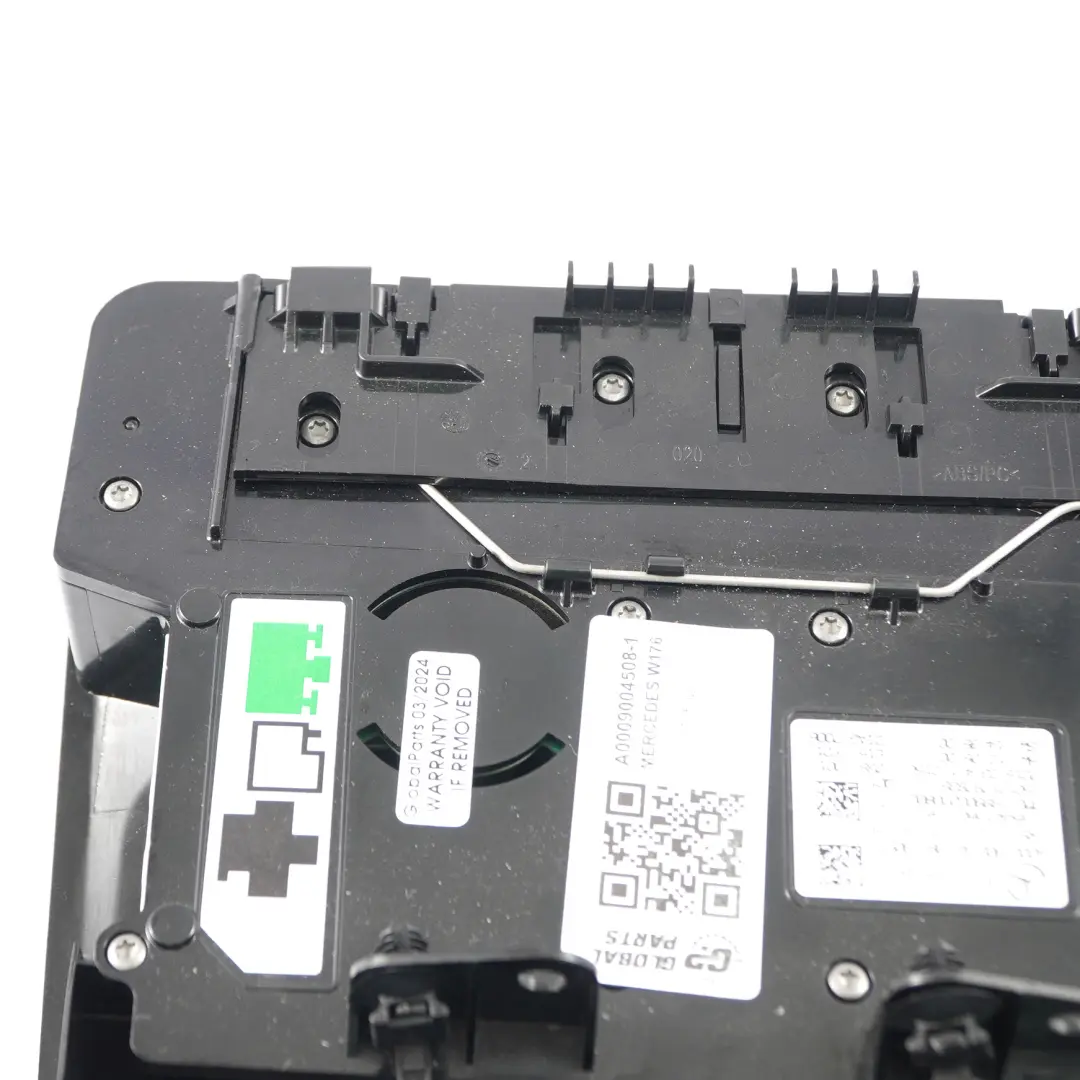 Mercedes W176 Feu de toit intérieur Lampe de lecture avant Noir - SKU A0009004508-1 - Numéro de pièce A0009004508