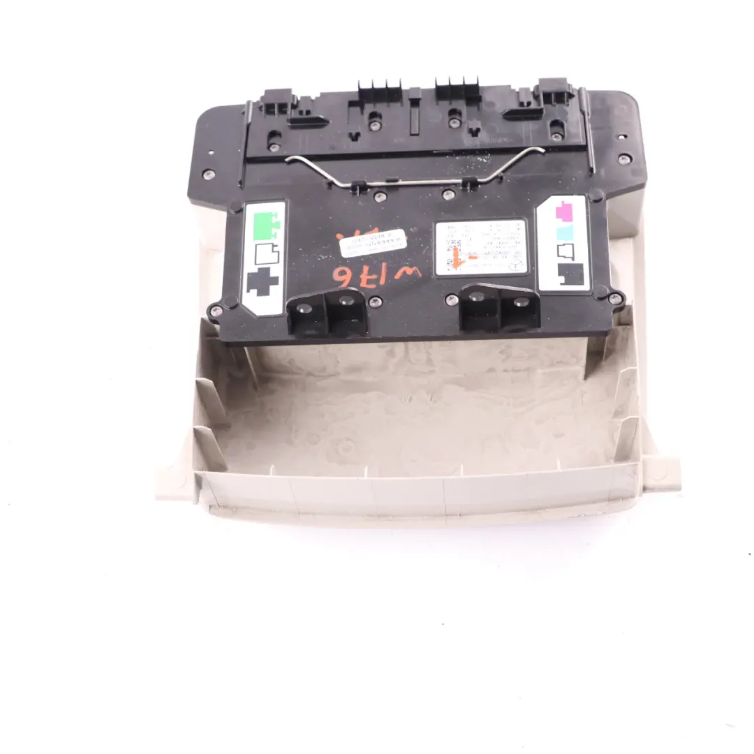 Tetto Luce Anteriore Di Lettura Pannello Interno Beige per Mercedes W176 con numero di parte A0009006603 Mercedes W176 Tetto Luce Anteriore Di Lettura Pannello Interno Beige - SKU A0009006603-1 - Numero di parte A0009006603