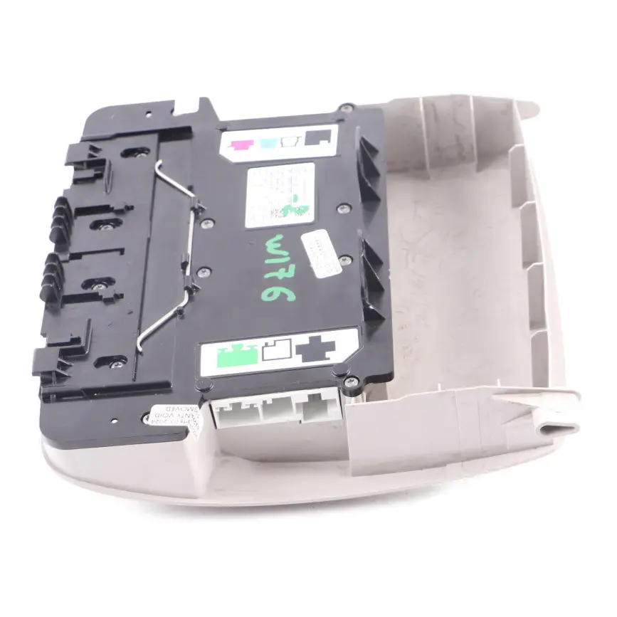 Luz Techo Delantera Lectura Panel Interior Gris para Mercedes W176 con número de pieza A0009006603 Mercedes W176 Luz Techo Delantera Lectura Panel Interior Gris - SKU A0009006603-2 - Número de pieza A0009006603