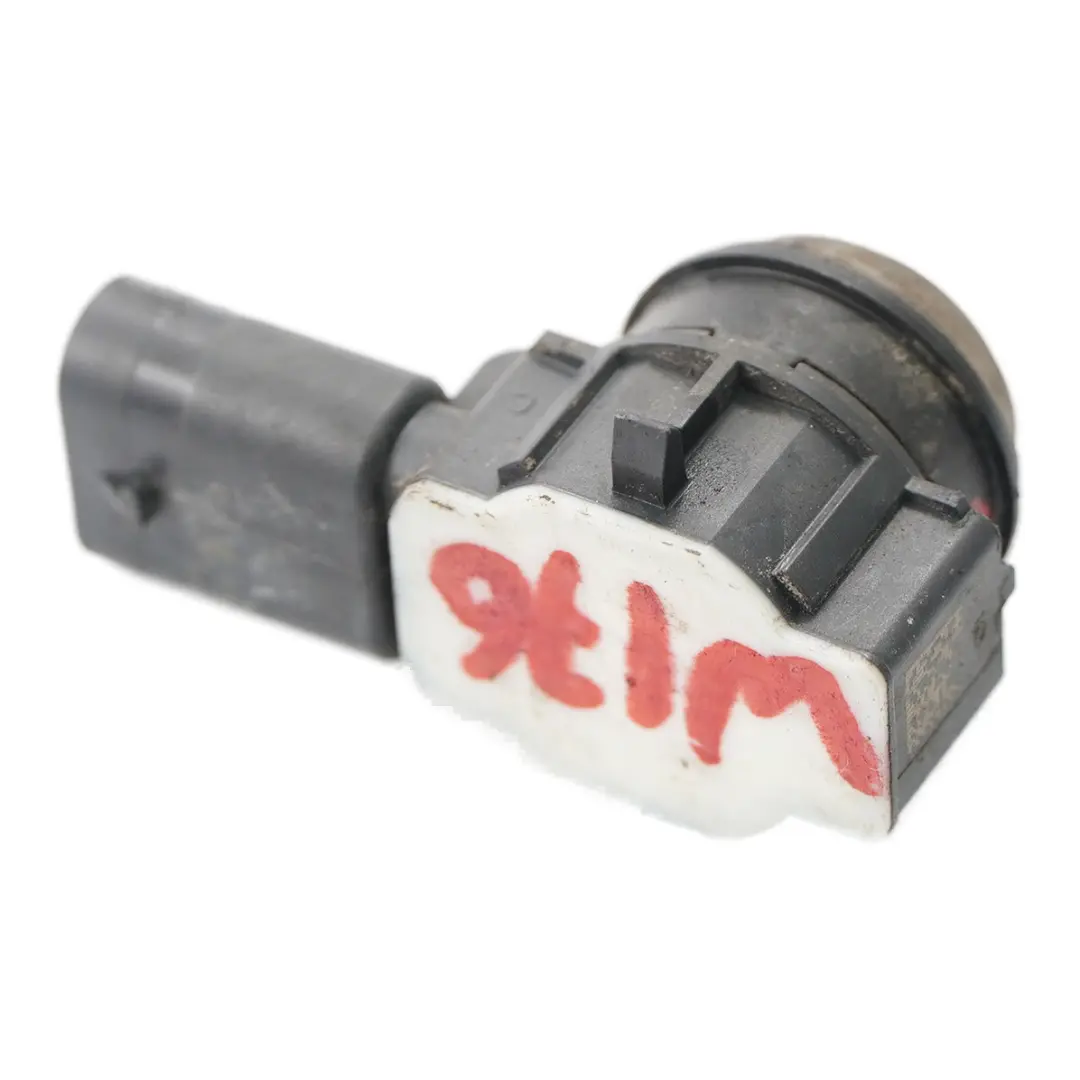 Pare-chocs avant Capteur de stationnement PDC Noir pour Mercedes W176 à propos du numéro de pièce A0009050242 Mercedes W176 Pare-chocs avant Capteur de stationnement PDC Noir - SKU A0009050242-BLK - Numéro de pièce A0009050242