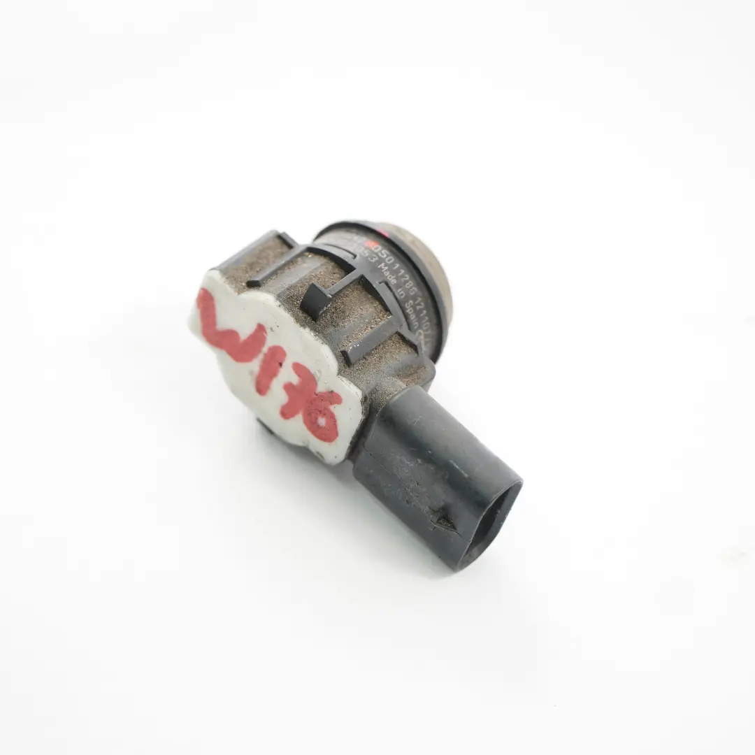 Pare-chocs avant Capteur de stationnement PDC Noir pour Mercedes W176 à propos du numéro de pièce A0009050242 Mercedes W176 Pare-chocs avant Capteur de stationnement PDC Noir - SKU A0009050242-BLK - Numéro de pièce A0009050242