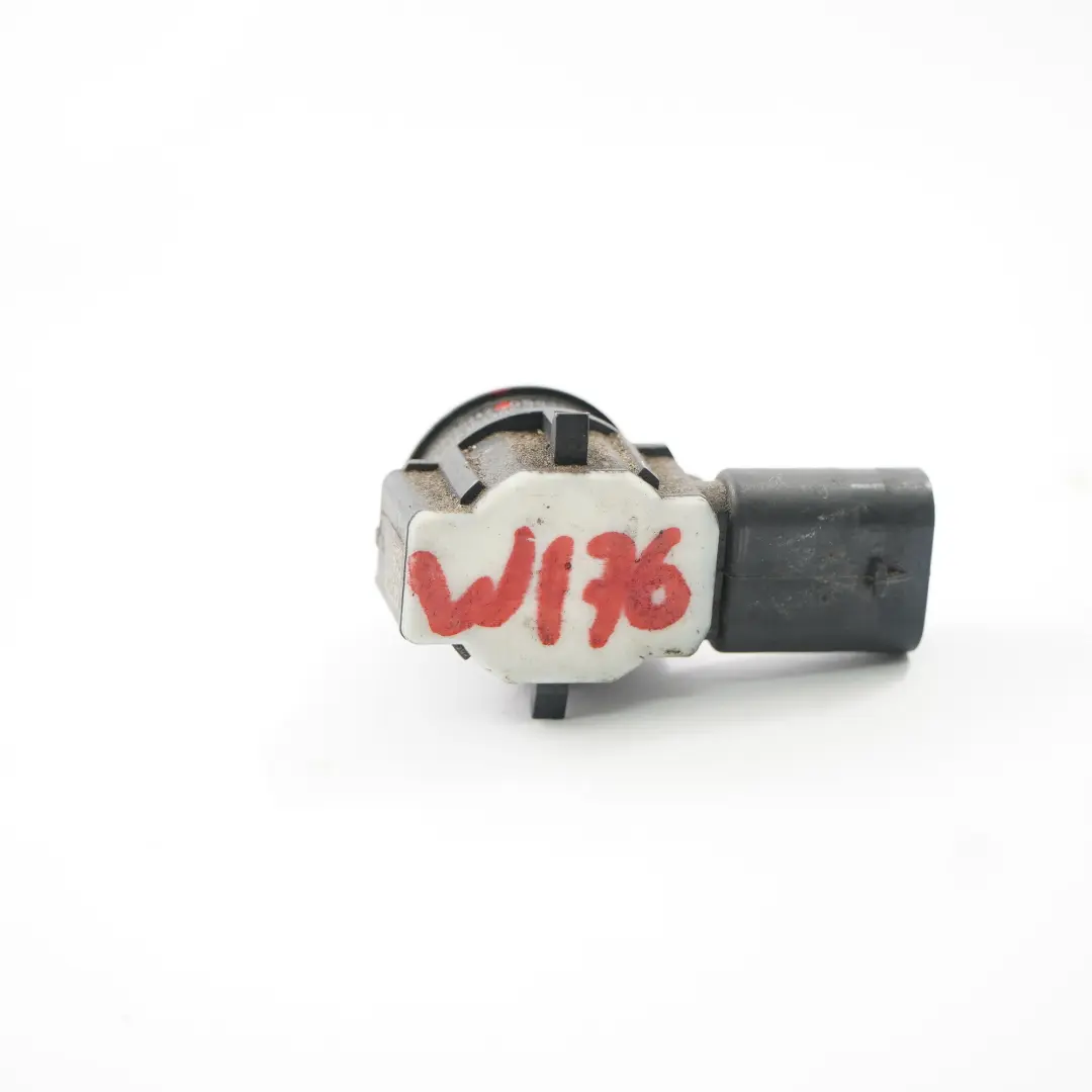 Pare-chocs avant Capteur de stationnement PDC Noir pour Mercedes W176 à propos du numéro de pièce A0009050242 Mercedes W176 Pare-chocs avant Capteur de stationnement PDC Noir - SKU A0009050242-BLK - Numéro de pièce A0009050242