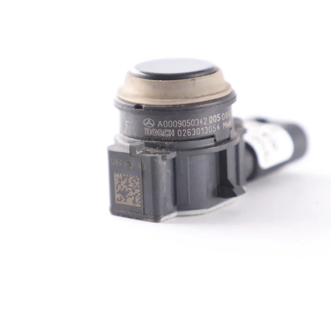 Frontstoßstange Parksensor PDC Kosmos Schwarz Metallic 191 für Mercedes W176 mit Teilenummer A0009050342 Mercedes W176 Frontstoßstange Parksensor PDC Kosmos Schwarz Metallic 191 - SKU A0009050342-KB - Teilenummer A0009050342