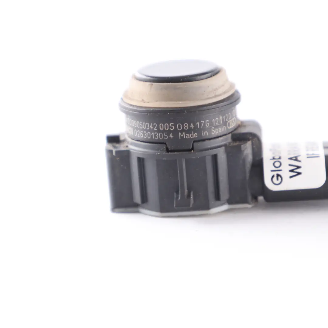 Frontstoßstange Parksensor PDC Kosmos Schwarz Metallic 191 für Mercedes W176 mit Teilenummer A0009050342 Mercedes W176 Frontstoßstange Parksensor PDC Kosmos Schwarz Metallic 191 - SKU A0009050342-KB - Teilenummer A0009050342