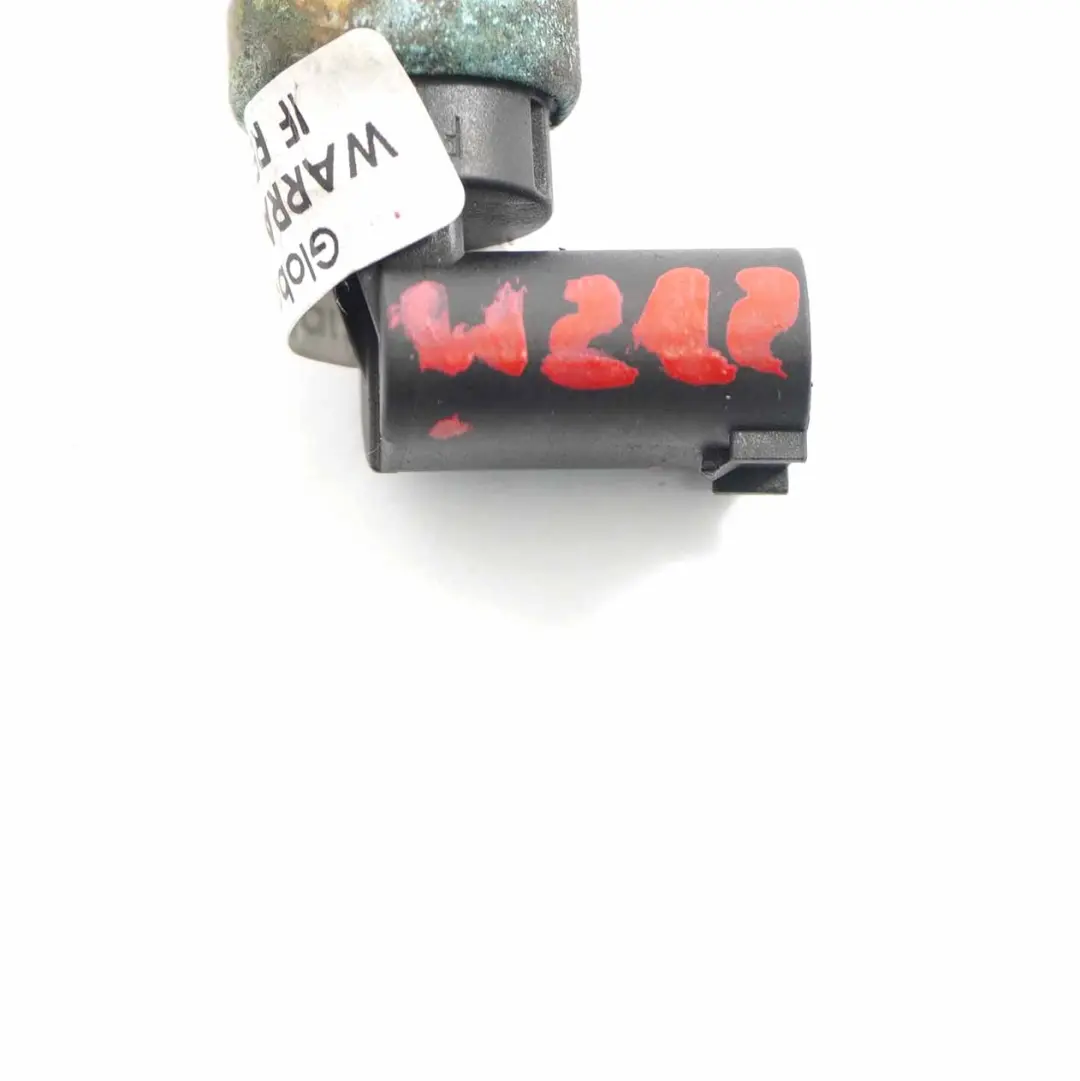 Sensor Temperatura Mercedes W203 W204 W212 W221 Agua Refrigerante para con número de pieza A0009050600 Sensor Temperatura Mercedes W203 W204 W212 W221 Agua Refrigerante - SKU A0009050600 - Número de pieza A0009050600