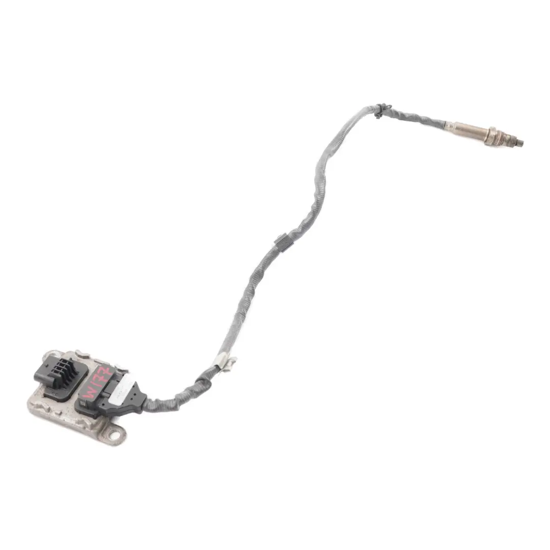 OM608 Czujnik NOX Sonda Lambda do Mercedes C118 W177 W205 W447 o numerze A0009053109 Mercedes C118 W177 W205 W447 OM608 Czujnik NOX Sonda Lambda - SKU A0009053109 - Numer Części A0009053109