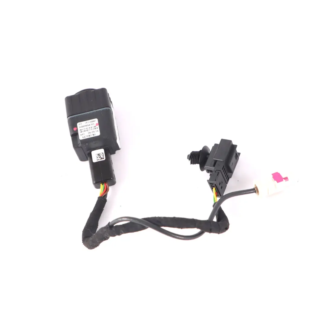 Caméra de recul Mercedes W246 Caméra de recul Couvercle de coffre pour à propos du numéro de pièce A0009054703 Caméra de recul Mercedes W246 Caméra de recul Couvercle de coffre - SKU A0009054703 - Numéro de pièce A0009054703