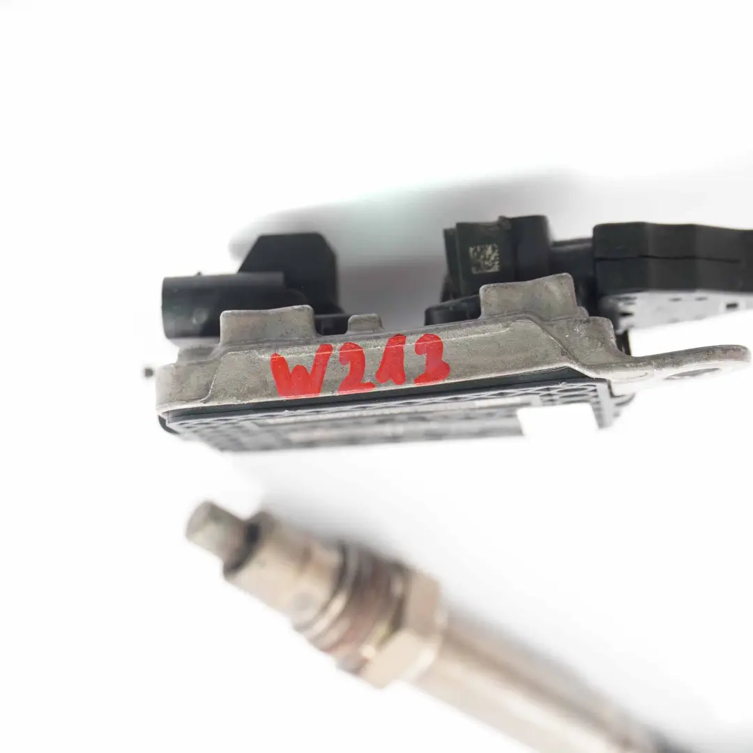 NOX Sensor Mercedes W213 Lambda Oxygen Probe to with Part number A0009054704 NOX Sensor Mercedes W213 Lambda Oxygen Probe - SKU A0009054704 - Part number A0009054704