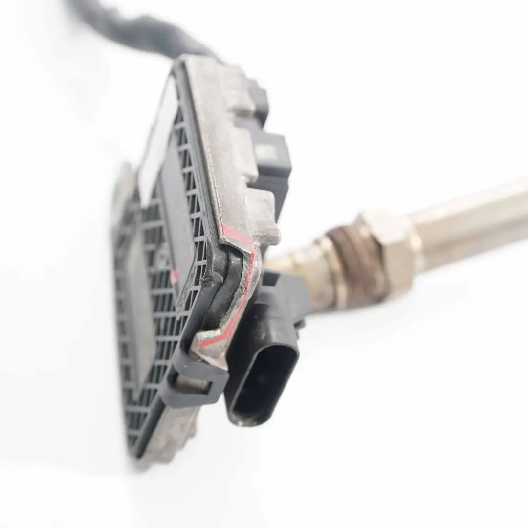 NOX Sensor Mercedes W213 Lambda Oxygen Probe to with Part number A0009054704 NOX Sensor Mercedes W213 Lambda Oxygen Probe - SKU A0009054704 - Part number A0009054704