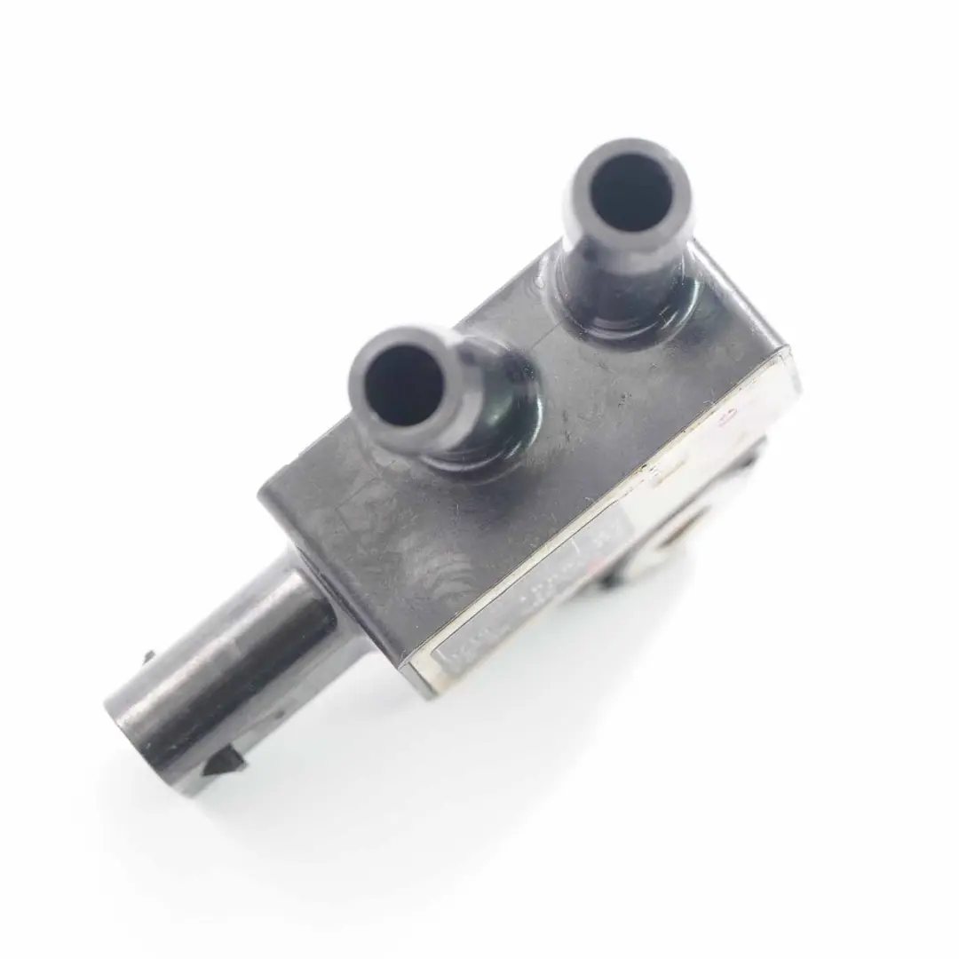 OM654 Czujnik Ciśnienia Spalin do Mercedes W213 o numerze A0009056503 Mercedes W213 OM654 Czujnik Ciśnienia Spalin - SKU A0009056503 - Numer Części A0009056503