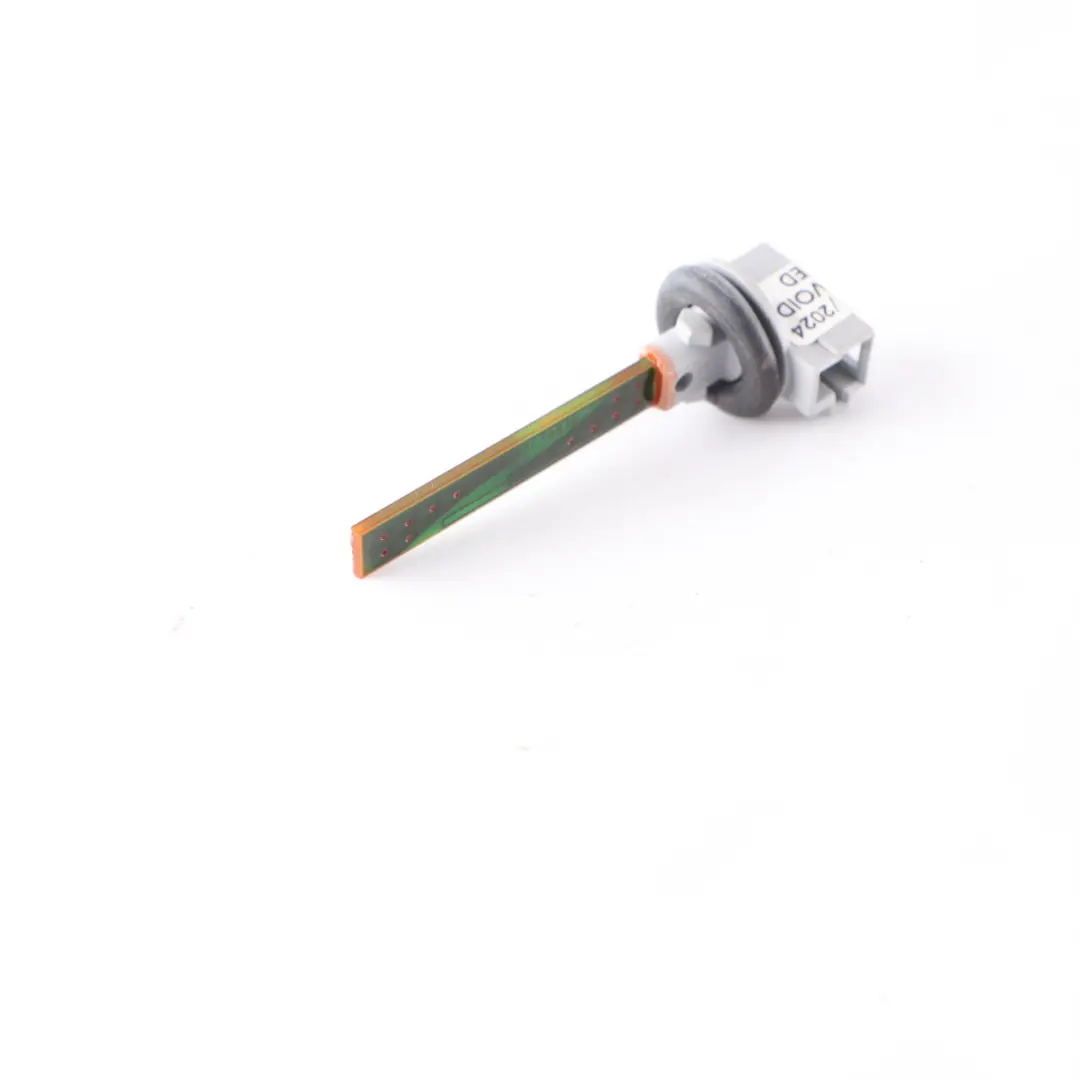 Czujnik Temperatury Wewnętrznej Kabiny do Mercedes W177 o numerze A0009058306 Mercedes W177 Czujnik Temperatury Wewnętrznej Kabiny - SKU A0009058306 - Numer Części A0009058306