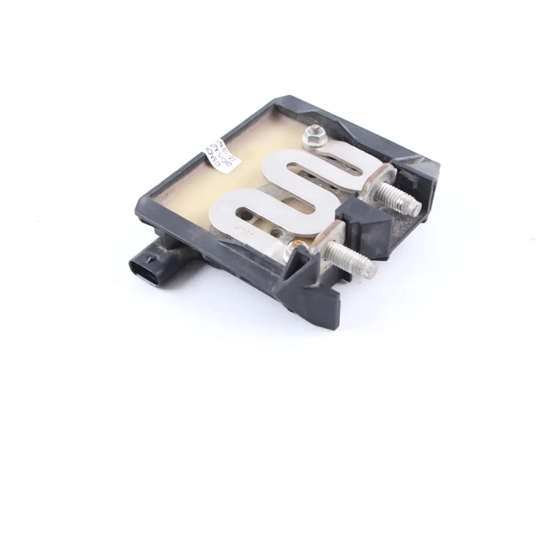 W218 Positivo Batería Bandeja Abrazadera para Mercedes W212 W213 W205 con número de pieza A0009061505 Mercedes W212 W213 W205 W218 Positivo Batería Bandeja Abrazadera - SKU A0009061505 - Número de pieza A0009061505