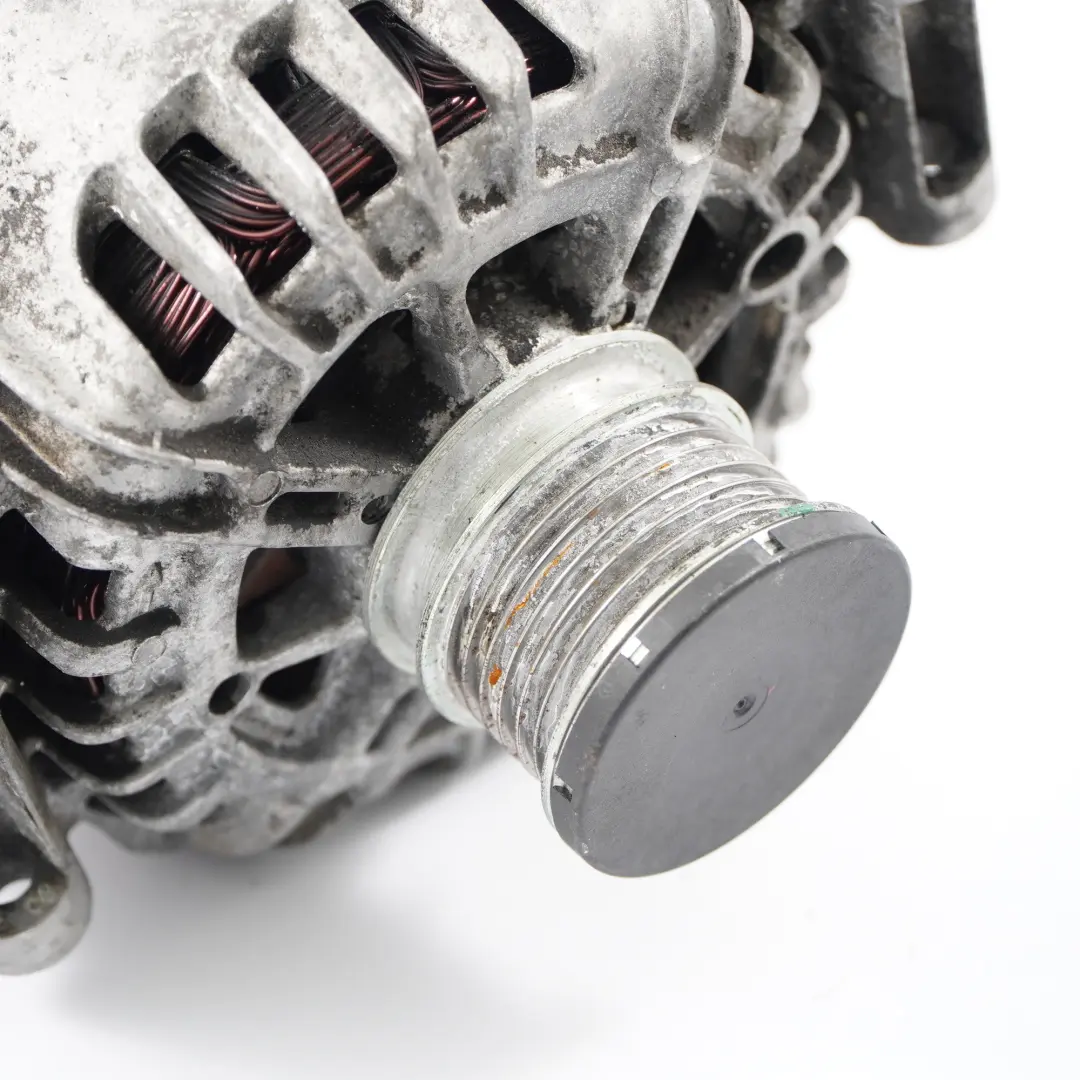 Alternatore Generatore Mercedes W204 W212 M271 Motore Valeo 150A 14V per con numero di parte A0009063000 Alternatore Generatore Mercedes W204 W212 M271 Motore Valeo 150A 14V - SKU A0009063000 - Numero di parte A0009063000