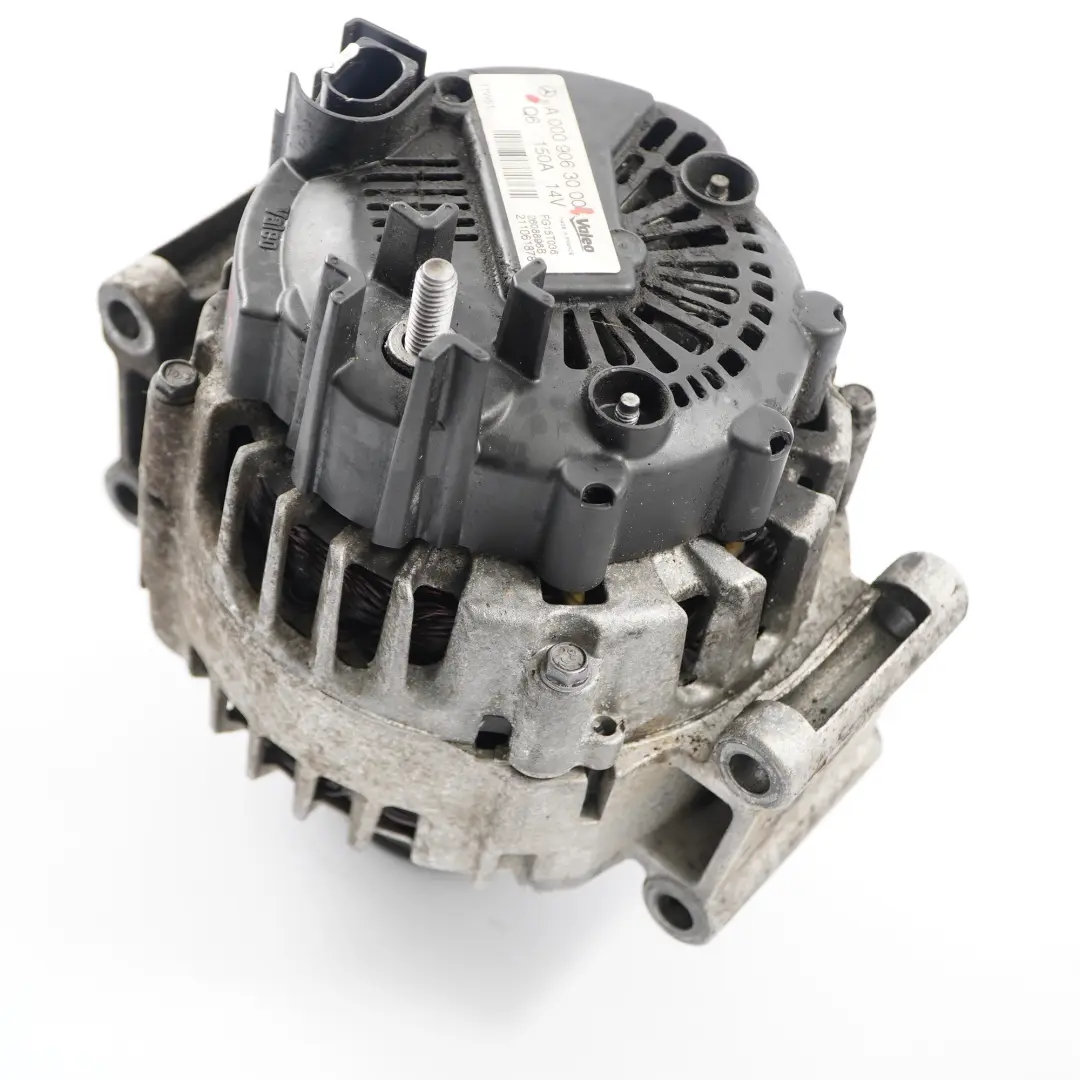 Mercedes W204 W212 M271 Alternator Valeo 150A 14V - SKU A0009063000 - Numer Części A0009063000