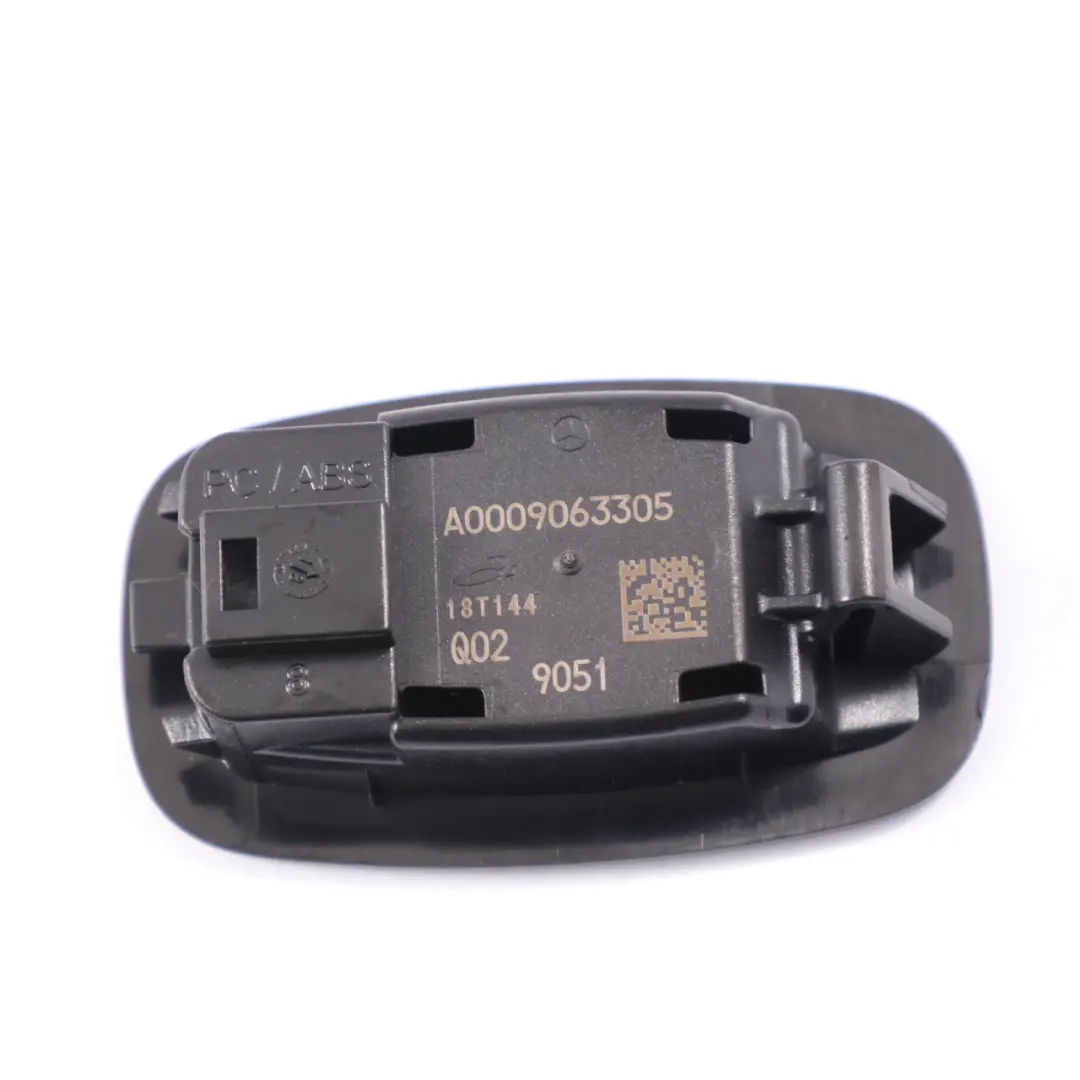 Mercedes-Benz R172 Fußraum-Innenleuchte vorne für mit Teilenummer a0009063305 Mercedes-Benz R172 Fußraum-Innenleuchte vorne - SKU a0009063305 - Teilenummer a0009063305