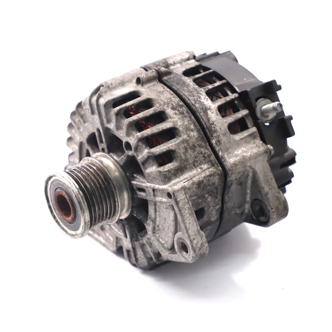  Alternador Mercedes W205 Motor Diesel M626 14V/200A Valeo - SKU A0009063701 - Número de pieza A0009063701