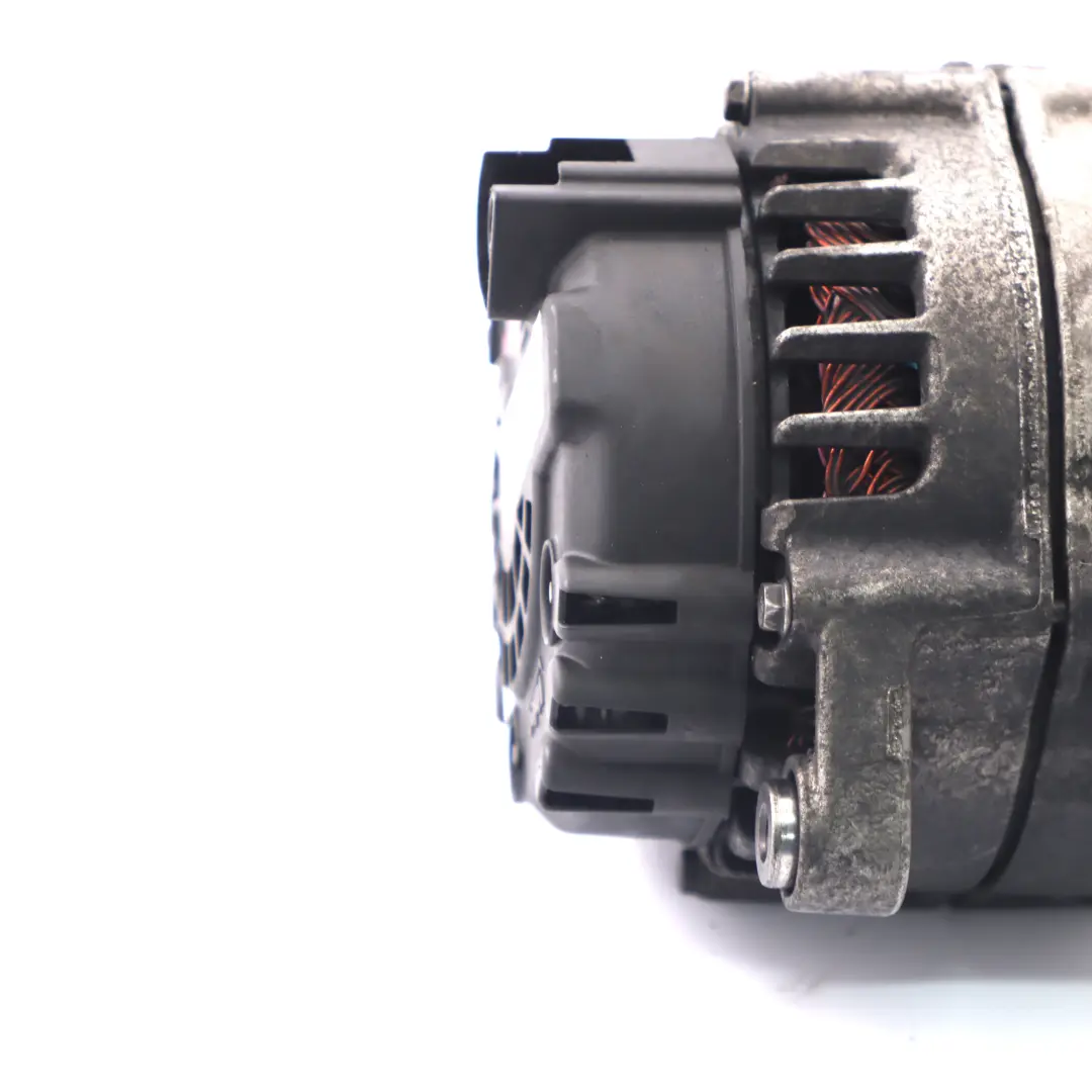  Alternador Mercedes W205 Motor Diesel M626 14V/200A Valeo - SKU A0009063701 - Número de pieza A0009063701
