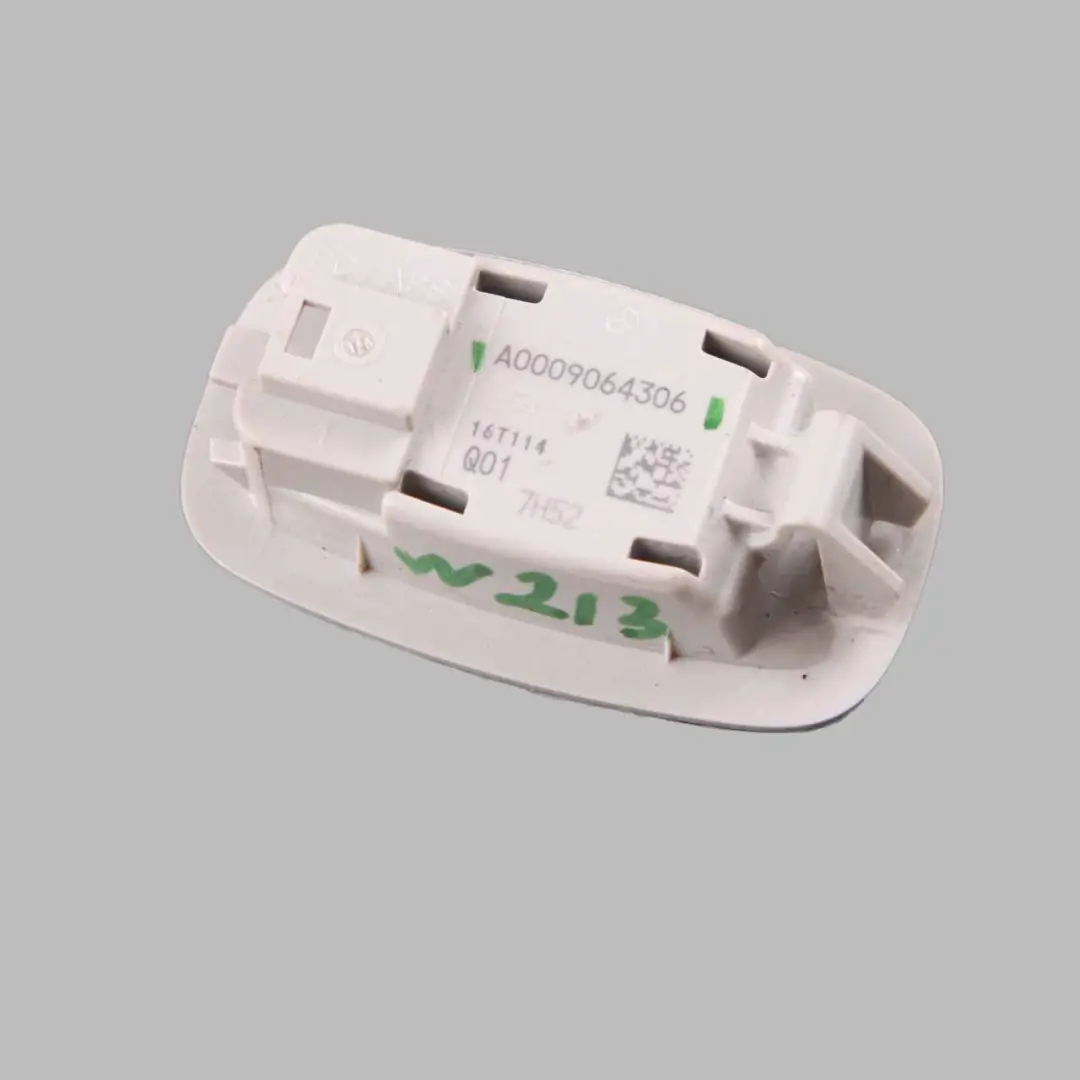 Luce tetto Mercedes W205 W213 Lampada interna padiglione anteriore per con numero di parte A0009064306 Luce tetto Mercedes W205 W213 Lampada interna padiglione anteriore - SKU A0009064306 - Numero di parte A0009064306
