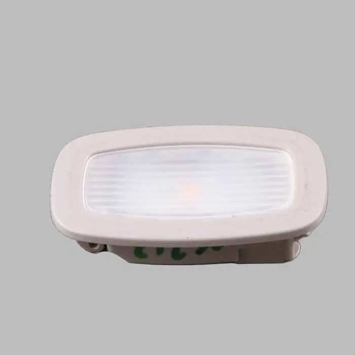 Luce tetto Mercedes W205 W213 Lampada interna padiglione anteriore per con numero di parte A0009064306 Luce tetto Mercedes W205 W213 Lampada interna padiglione anteriore - SKU A0009064306 - Numero di parte A0009064306