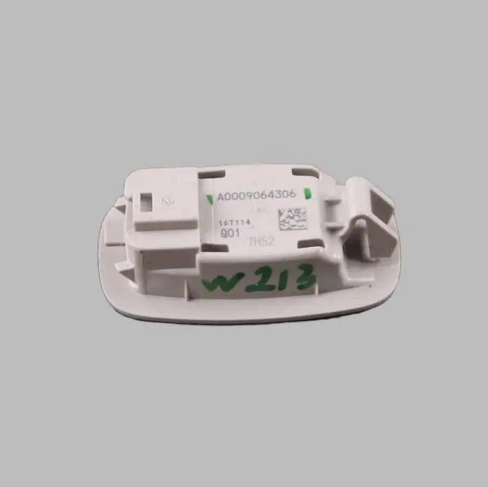 Luce tetto Mercedes W205 W213 Lampada interna padiglione anteriore per con numero di parte A0009064306 Luce tetto Mercedes W205 W213 Lampada interna padiglione anteriore - SKU A0009064306 - Numero di parte A0009064306