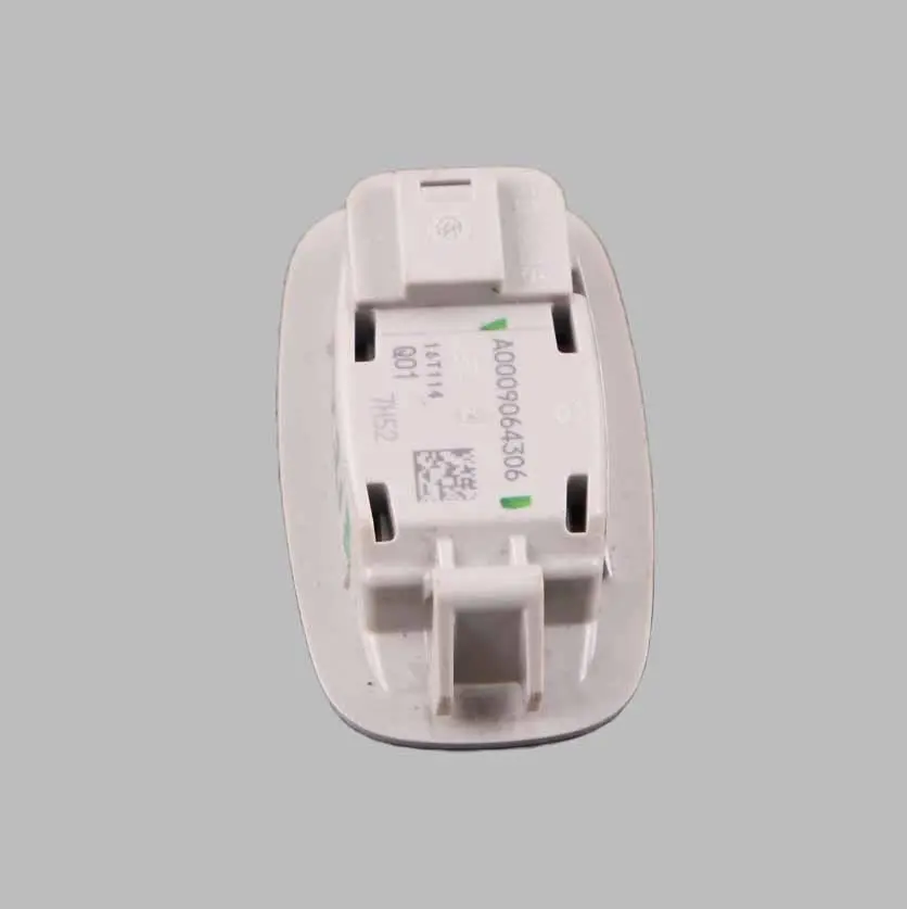 Luce tetto Mercedes W205 W213 Lampada interna padiglione anteriore per con numero di parte A0009064306 Luce tetto Mercedes W205 W213 Lampada interna padiglione anteriore - SKU A0009064306 - Numero di parte A0009064306
