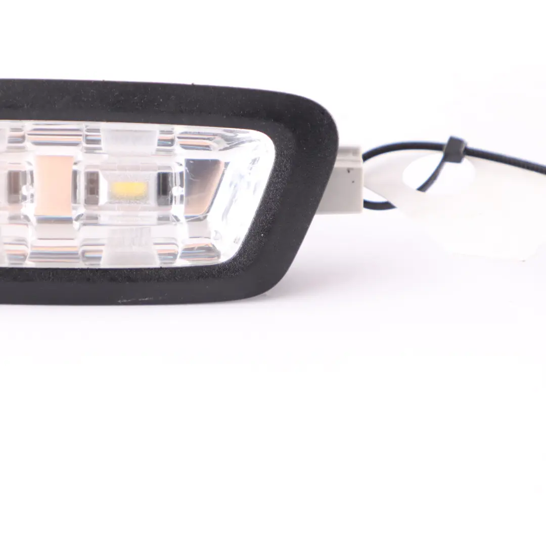 Luce interna portellone posteriore destro Nero per Mercedes S205 con numero di parte A0009064401 Mercedes S205 Luce interna portellone posteriore destro Nero - SKU A0009064401 - Numero di parte A0009064401