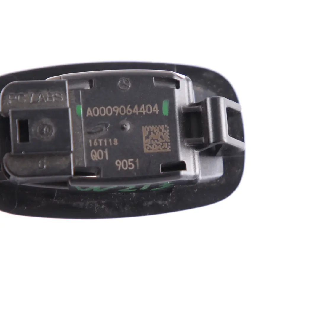 Interior Lamp Front Seat Light Black to Mercedes W213 S213 with Part number A0009064404 Mercedes W213 S213 Interior Lamp Front Seat Light Black - SKU A0009064404 - Part number A0009064404