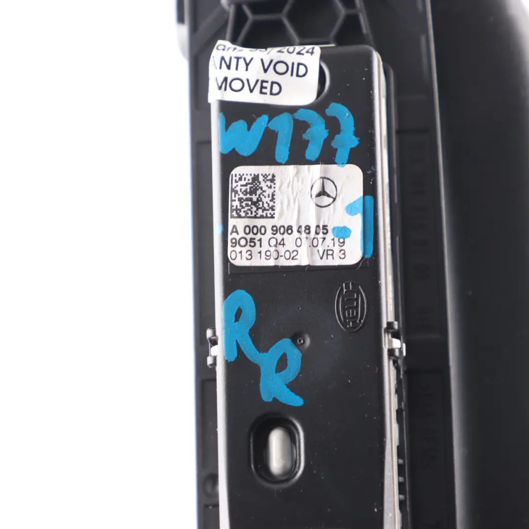 Maniglia per tetto Mercedes W177 W247 Interna luce posteriore destra Nero per con numero di parte A0009064805 Maniglia per tetto Mercedes W177 W247 Interna luce posteriore destra Nero - SKU A0009064805-1 - Numero di parte A0009064805