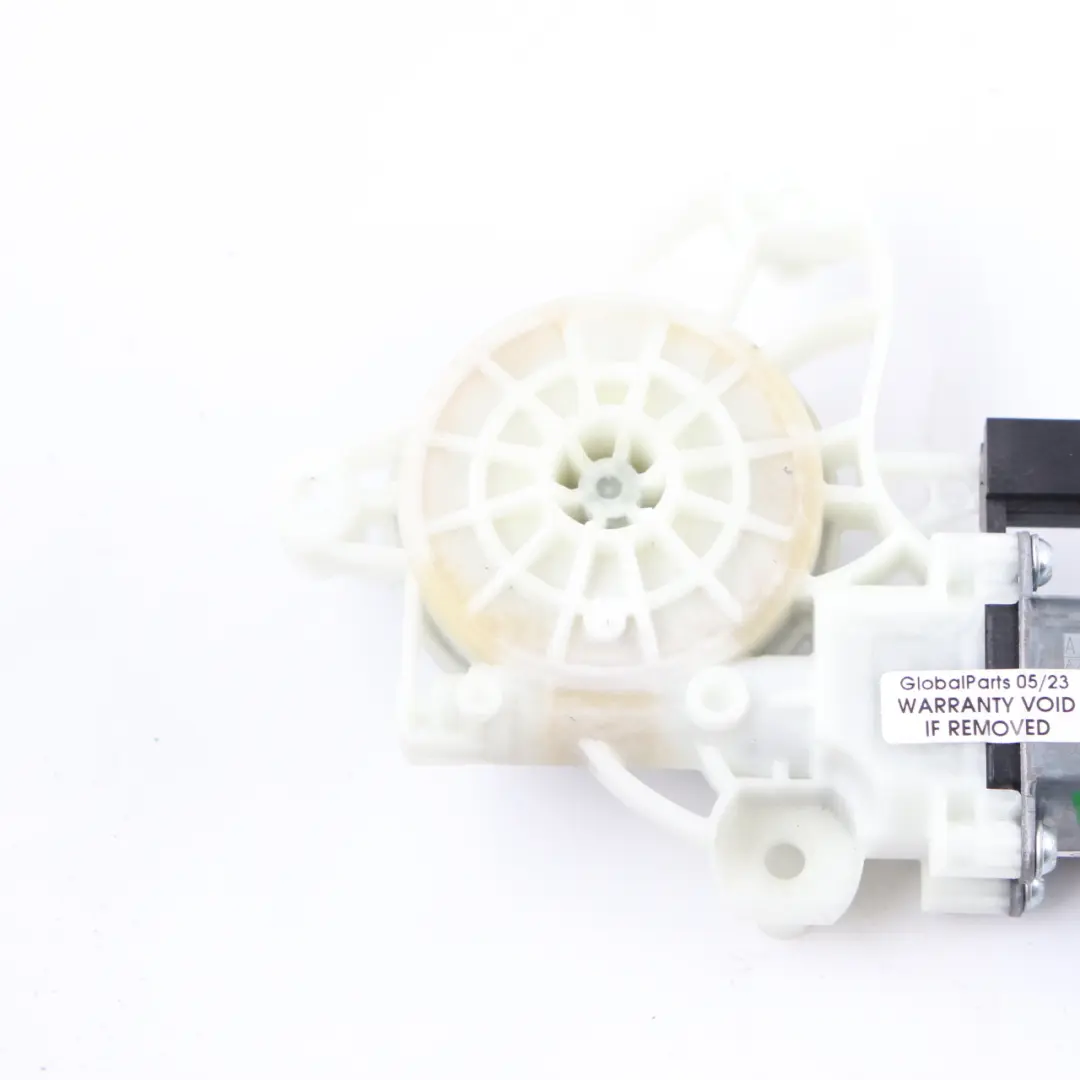 Motore Sollevatore Anteriore Destro Azionamento per Mercedes W177 W247 con numero di parte A0009065706 Mercedes W177 W247 Motore Sollevatore Anteriore Destro Azionamento - SKU A0009065706 - Numero di parte A0009065706